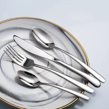 Set de cubiertos diseño huevo